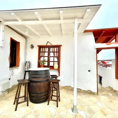 Bonito Apartamento De Un Dormitorio Con Terraza, Solarium Y Vistas Al Mar Casa de Campo *
