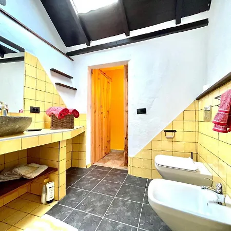 Bonito Apartamento De Un Dormitorio Con Terraza, Solarium Y Vistas Al Mar * Garachico (Tenerife)