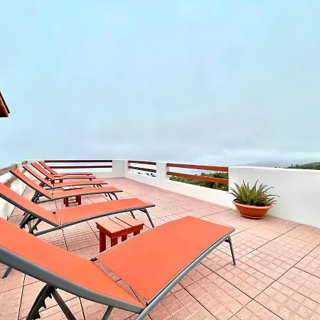 Bonito Apartamento De Un Dormitorio Con Terraza, Solarium Y Vistas Al Mar